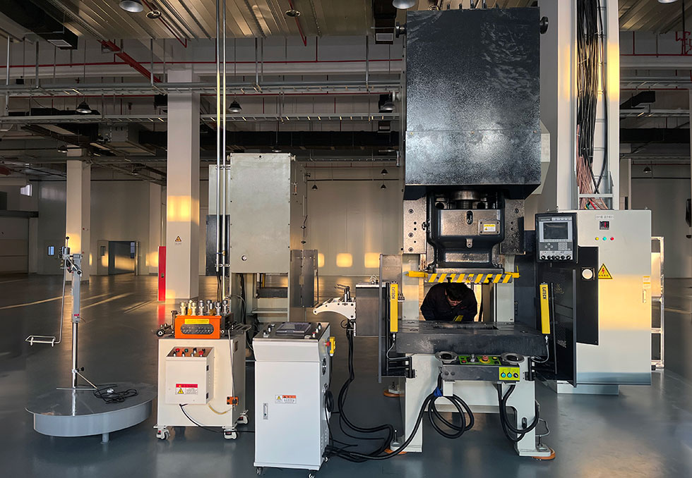 伺服沖床出口日本